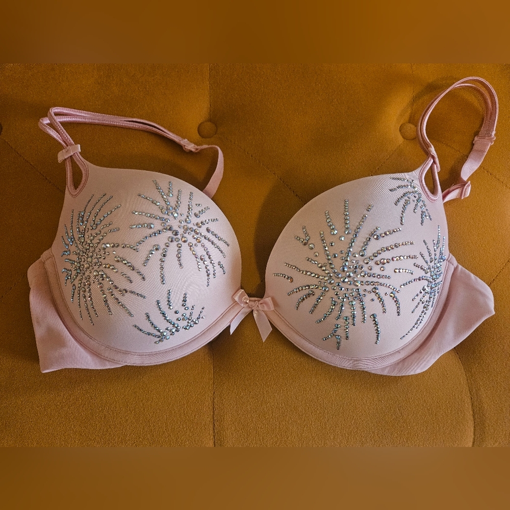 34D Limited Edition VS Fireworks Bra EUC